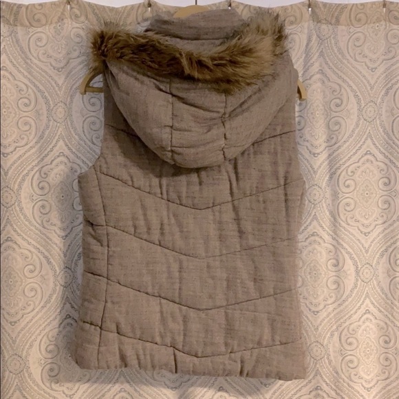 Gap winter vest - Picture 3 of 9